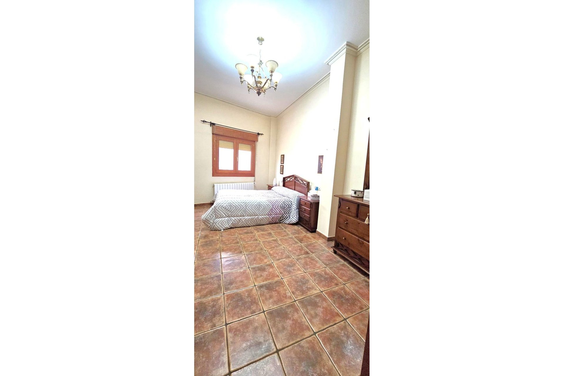 Wiederverkauf - Villa -
Pinoso - Centro