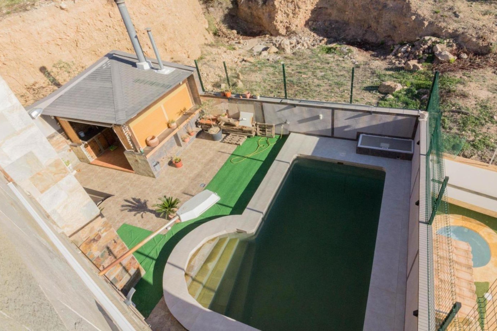 Wiederverkauf - Villa -
Redován - Comunidad Valenciana