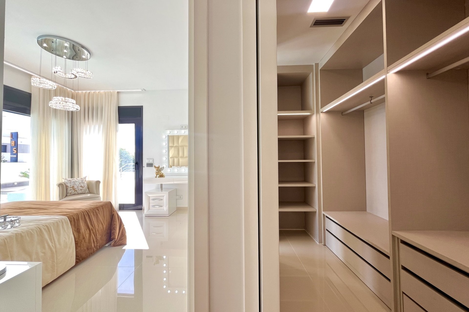 Wiederverkauf - Villa -
San Miguel de Salinas - Inland