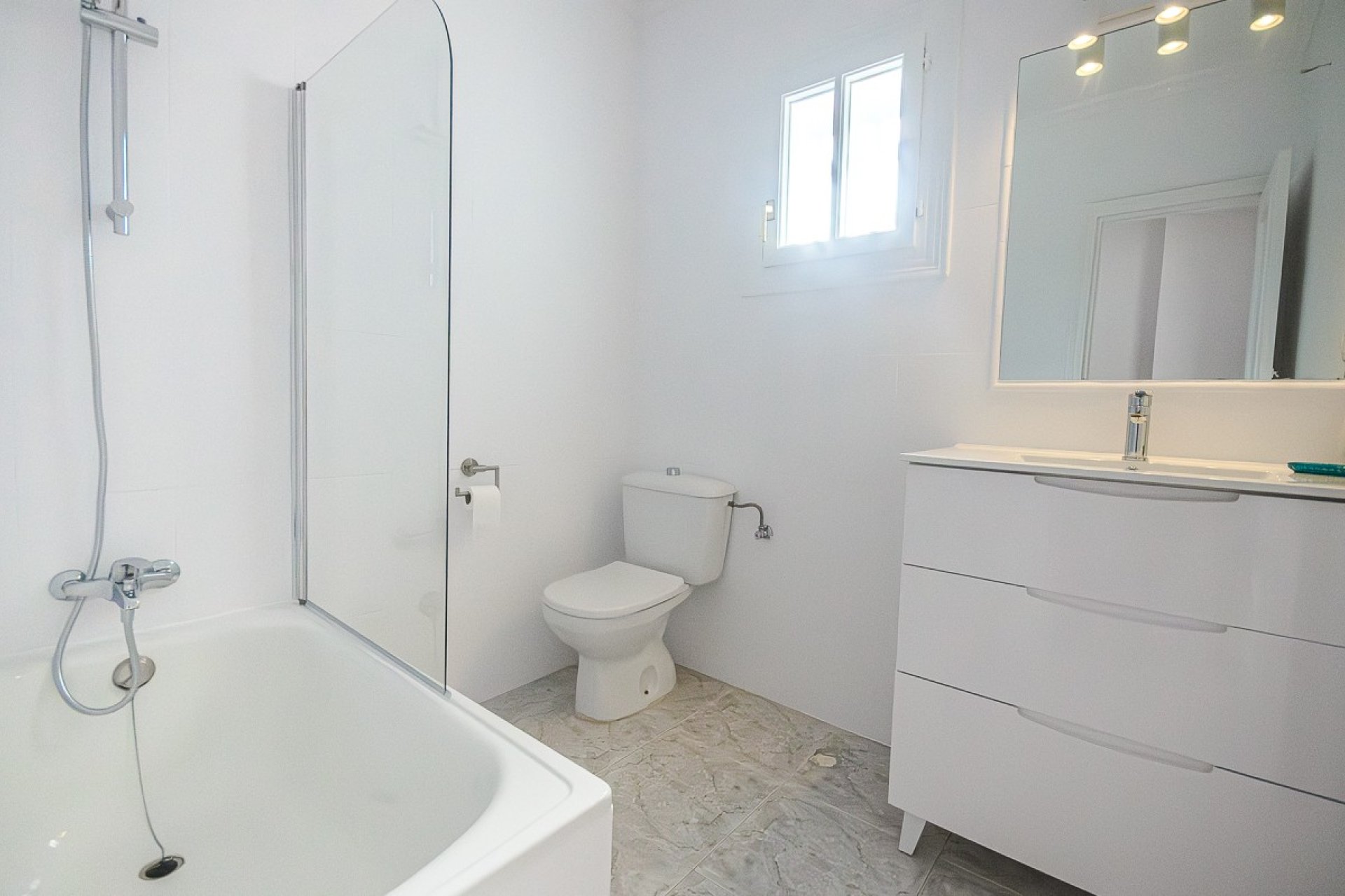 Wiederverkauf - Villa -
San Miguel de Salinas - Inland