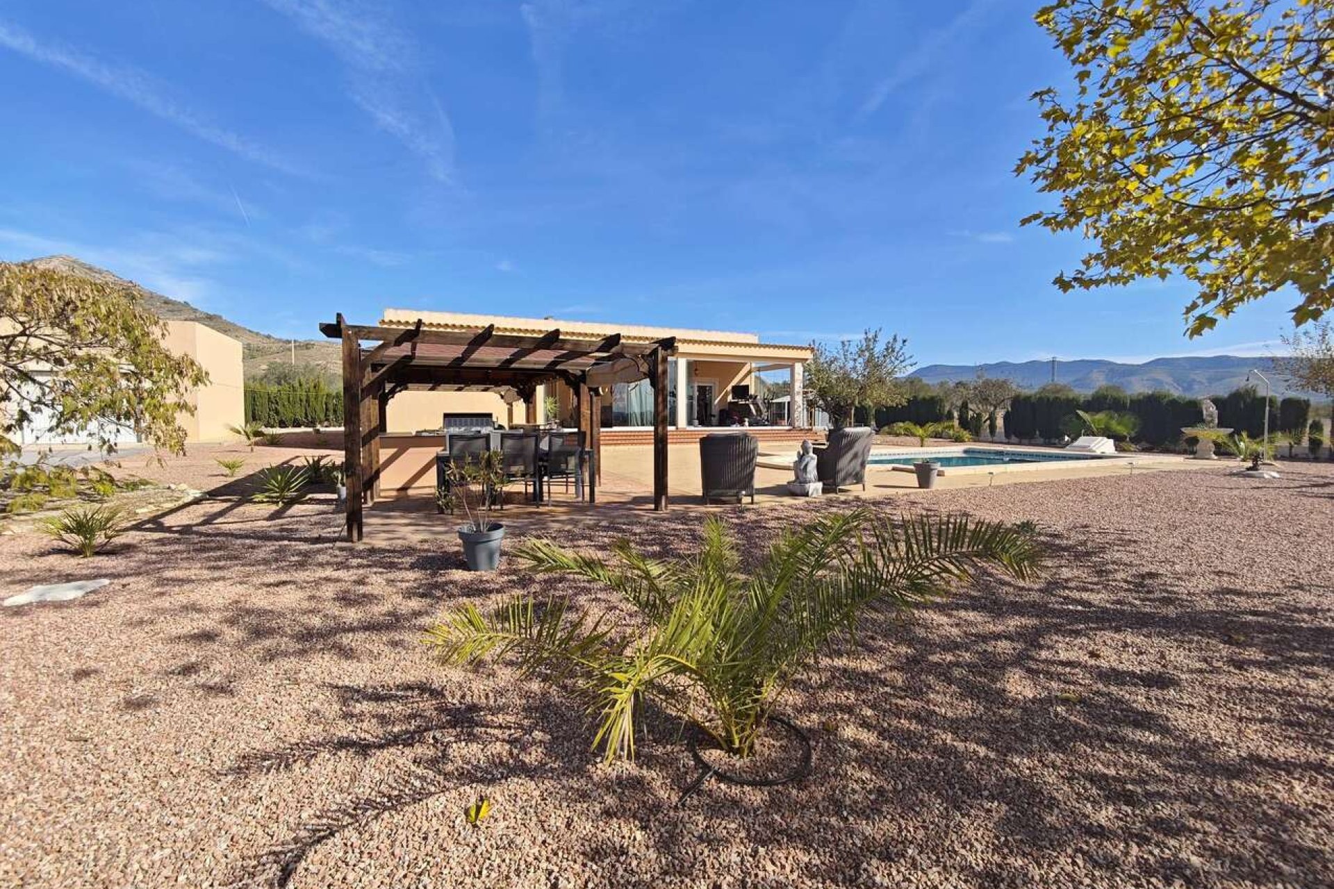 Wiederverkauf - Villa -
Sax - Inland