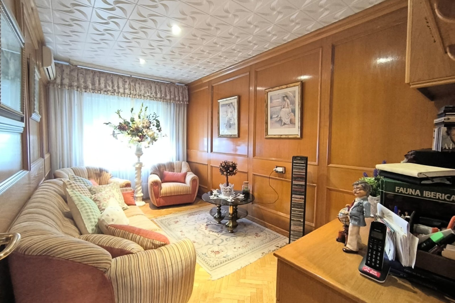 Wiederverkauf - Villa -
Sax - Inland