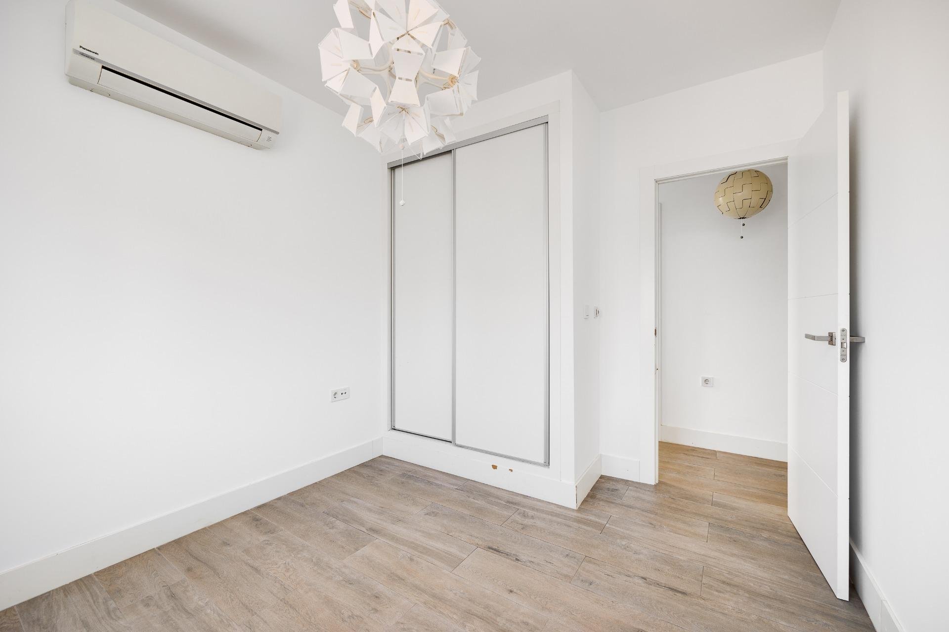 Wiederverkauf - Villa -
Torrevieja - Aguas Nuevas