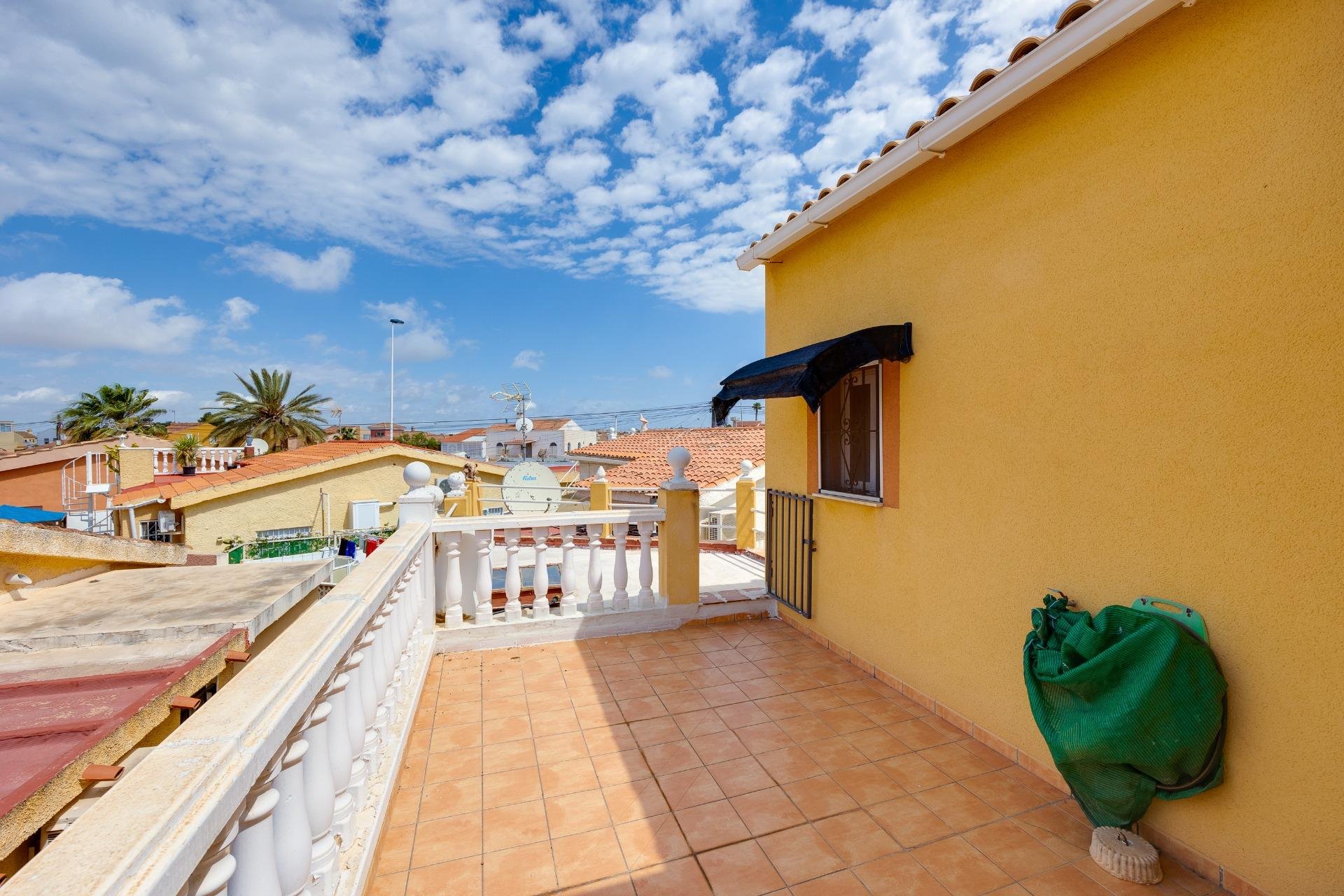 Wiederverkauf - Villa -
Torrevieja - Aguas Nuevas