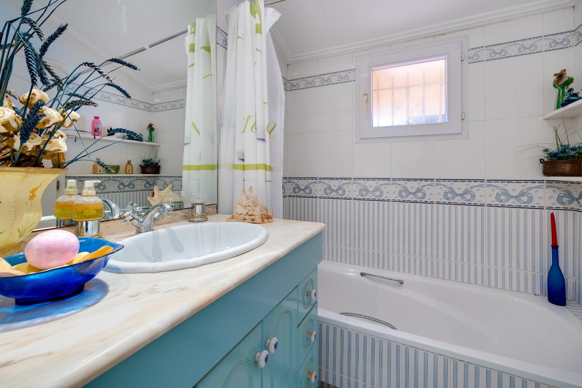 Wiederverkauf - Villa -
Torrevieja - Aguas Nuevas
