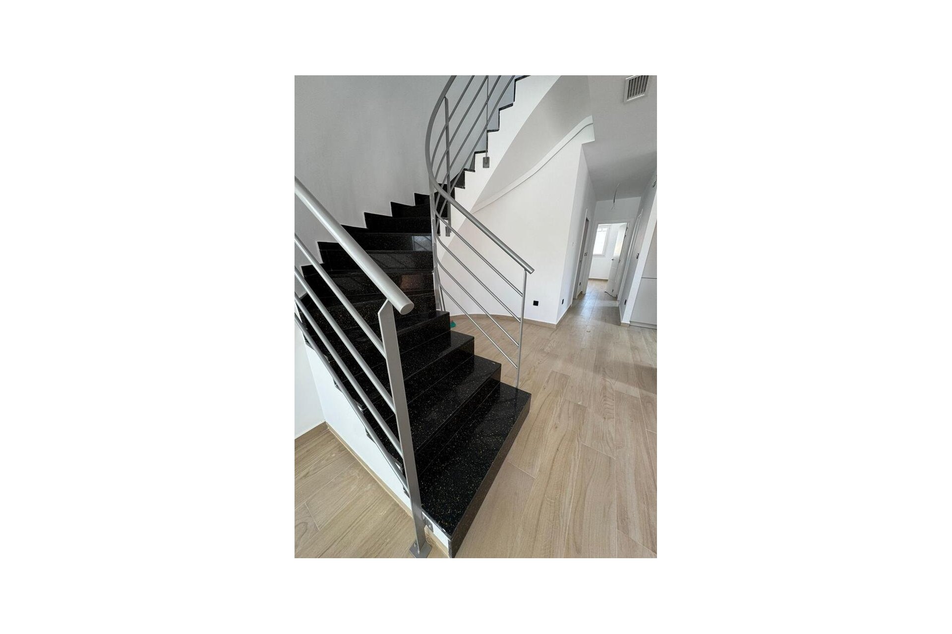 Wiederverkauf - Villa -
Torrevieja - Aguas Nuevas