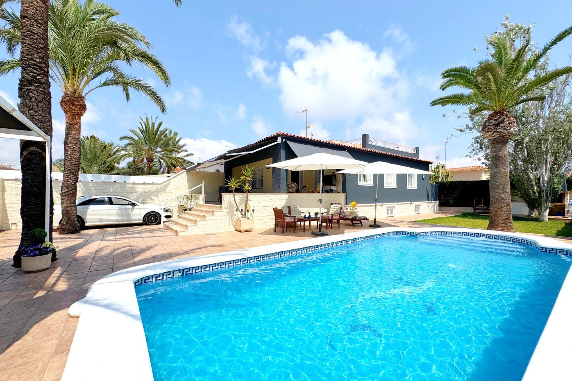 Wiederverkauf - Villa -
Torrevieja - Costa Blanca