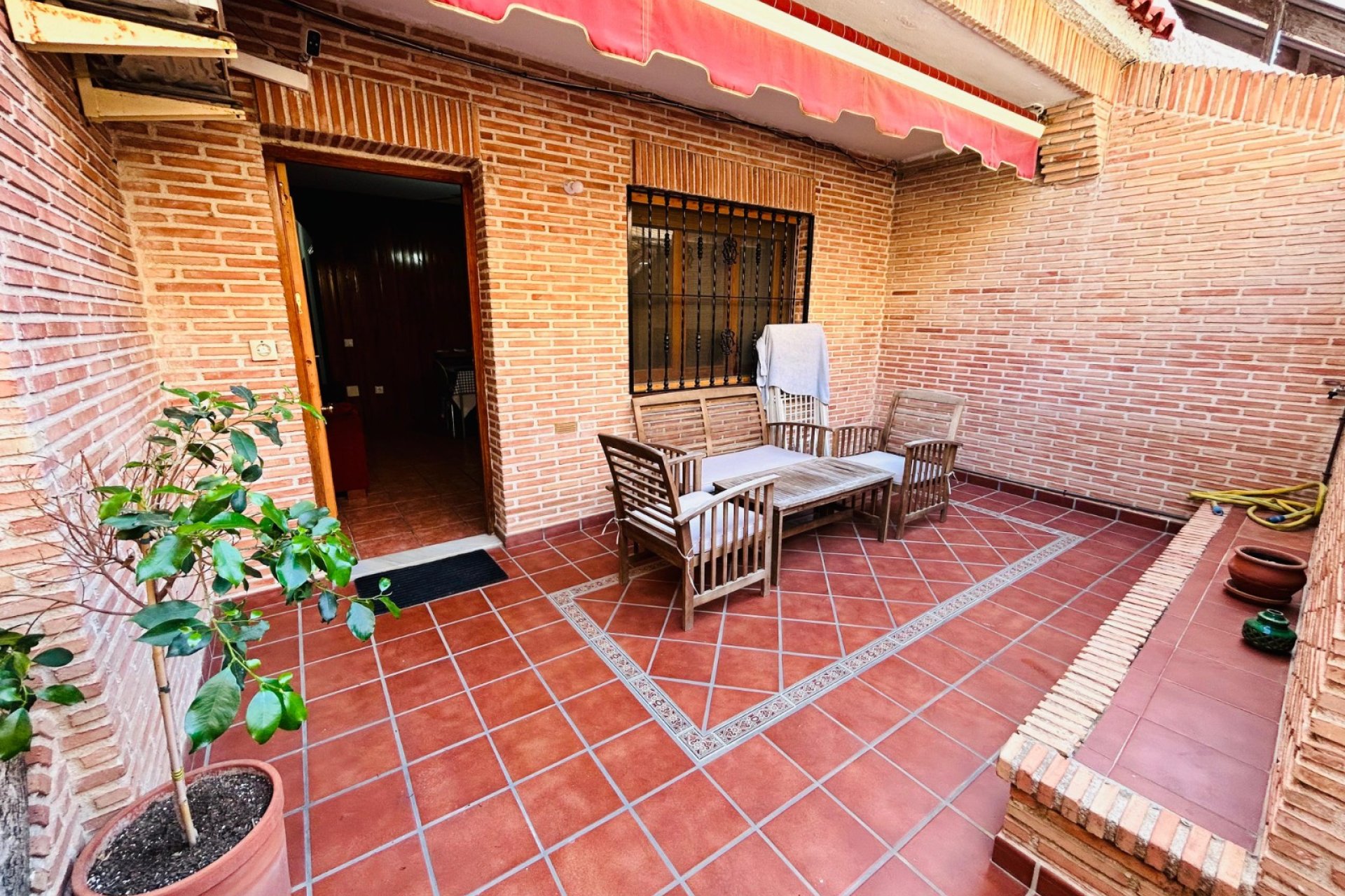 Wiederverkauf - Villa -
Torrevieja - Costa Blanca