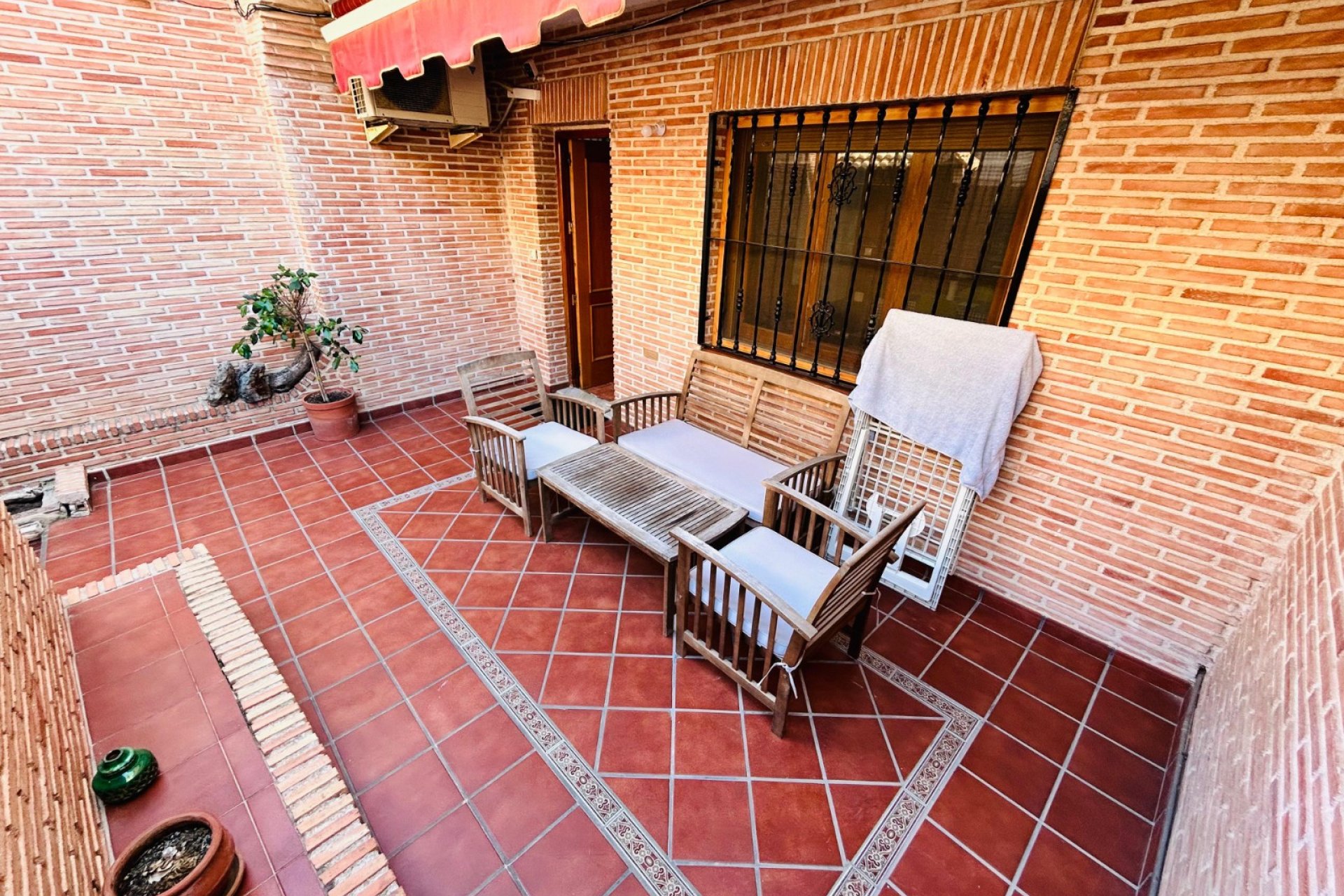 Wiederverkauf - Villa -
Torrevieja - Costa Blanca