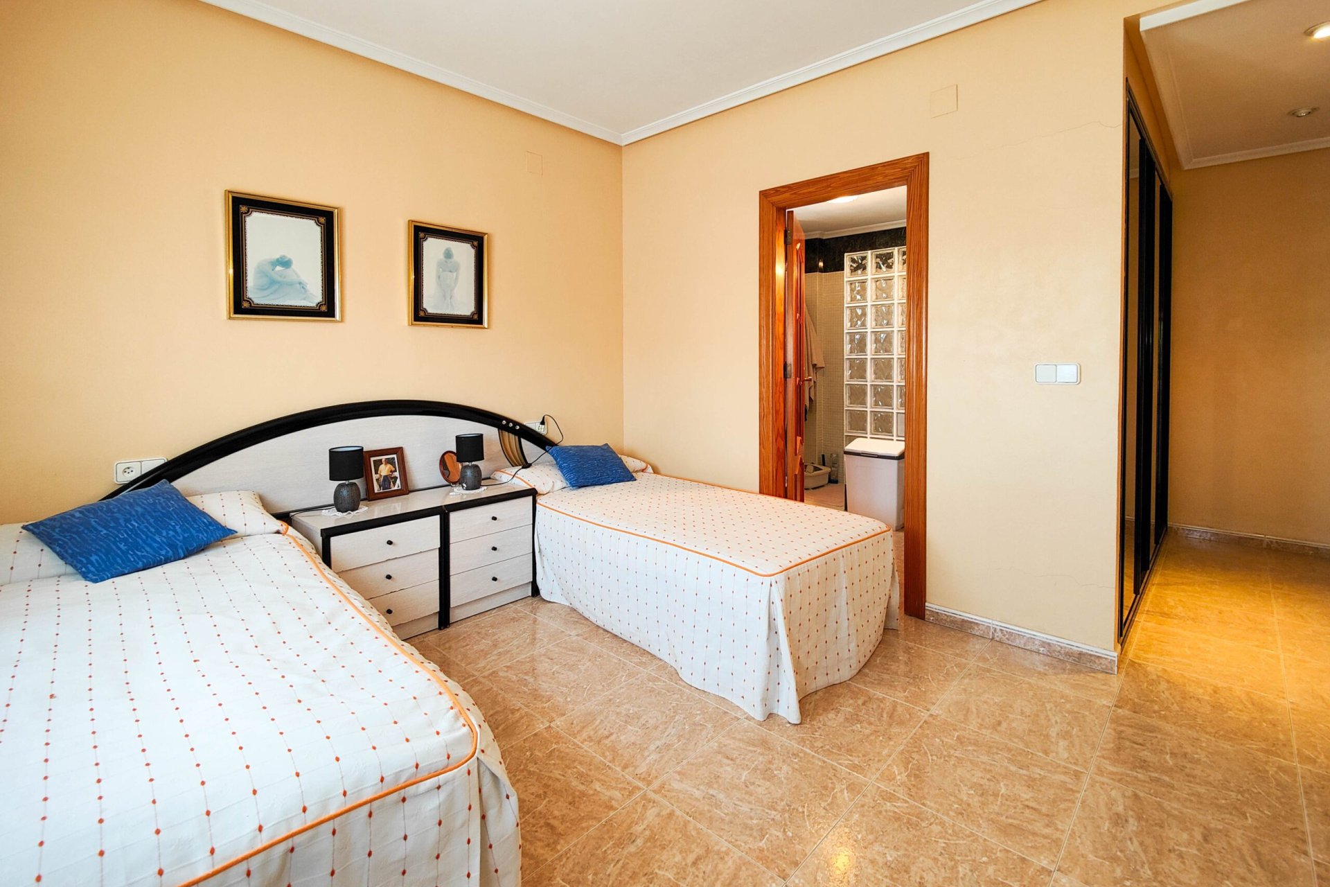 Wiederverkauf - Villa -
Torrevieja - Costa Blanca