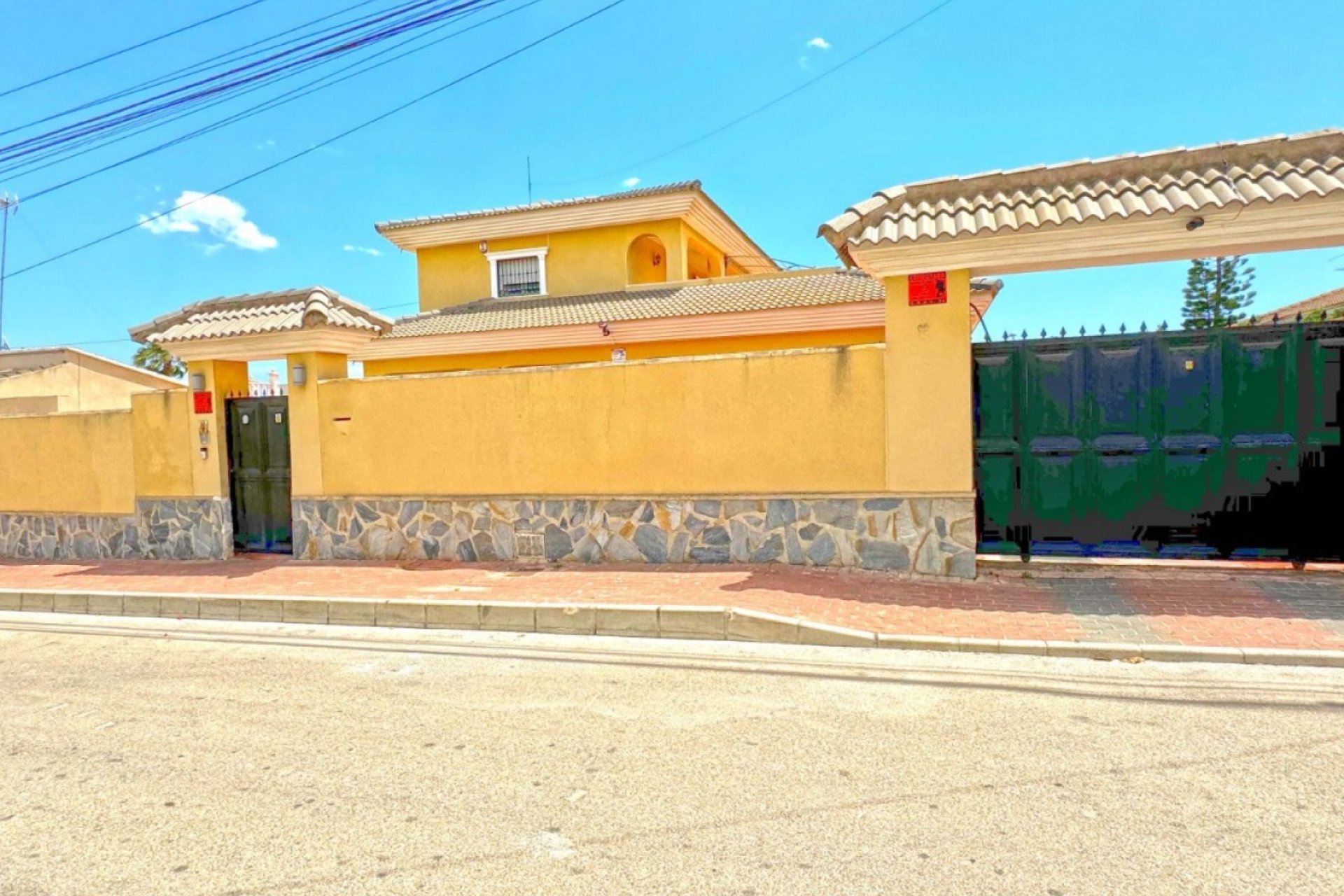 Wiederverkauf - Villa -
Torrevieja - Costa Blanca
