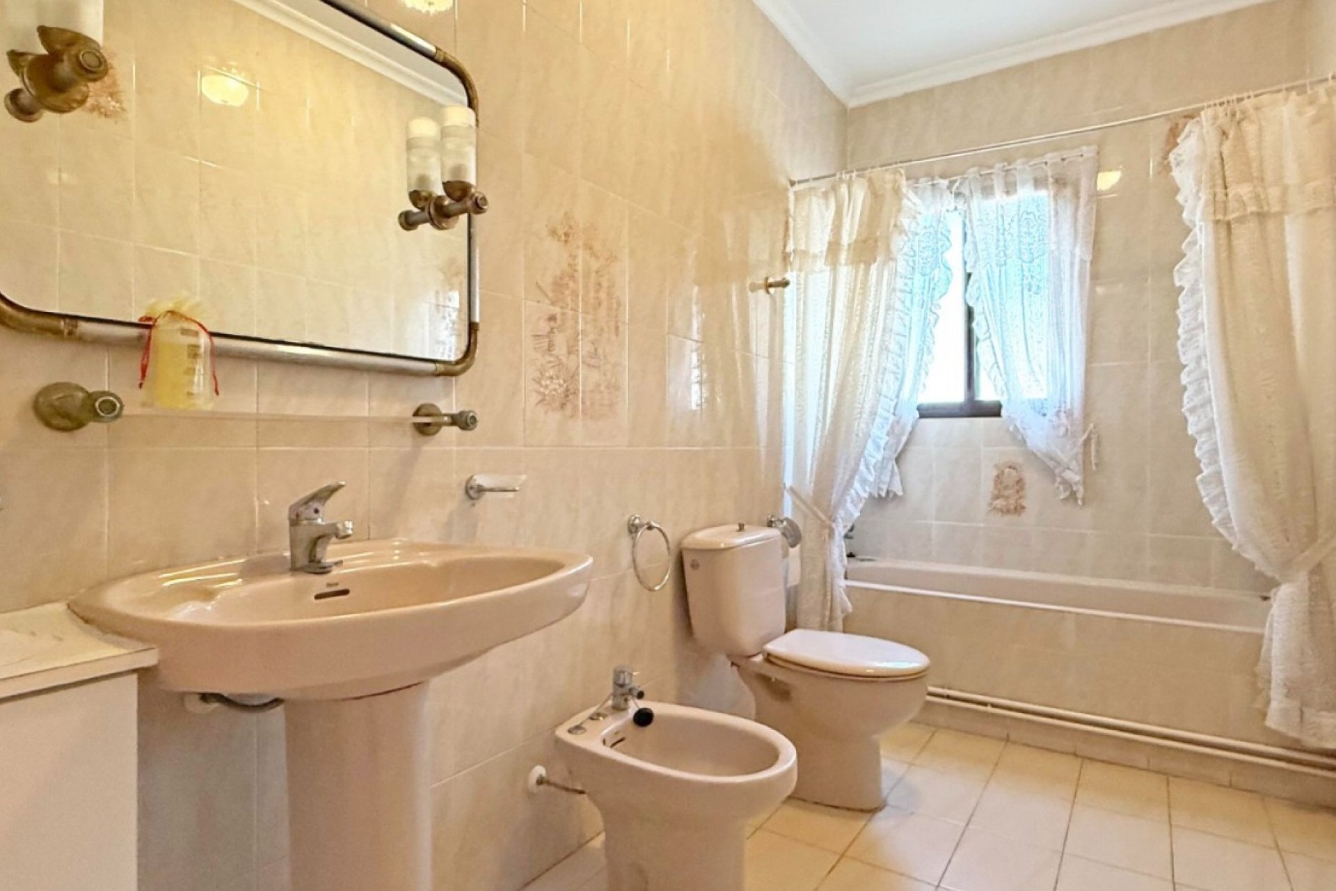Wiederverkauf - Villa -
Torrevieja - Costa Blanca