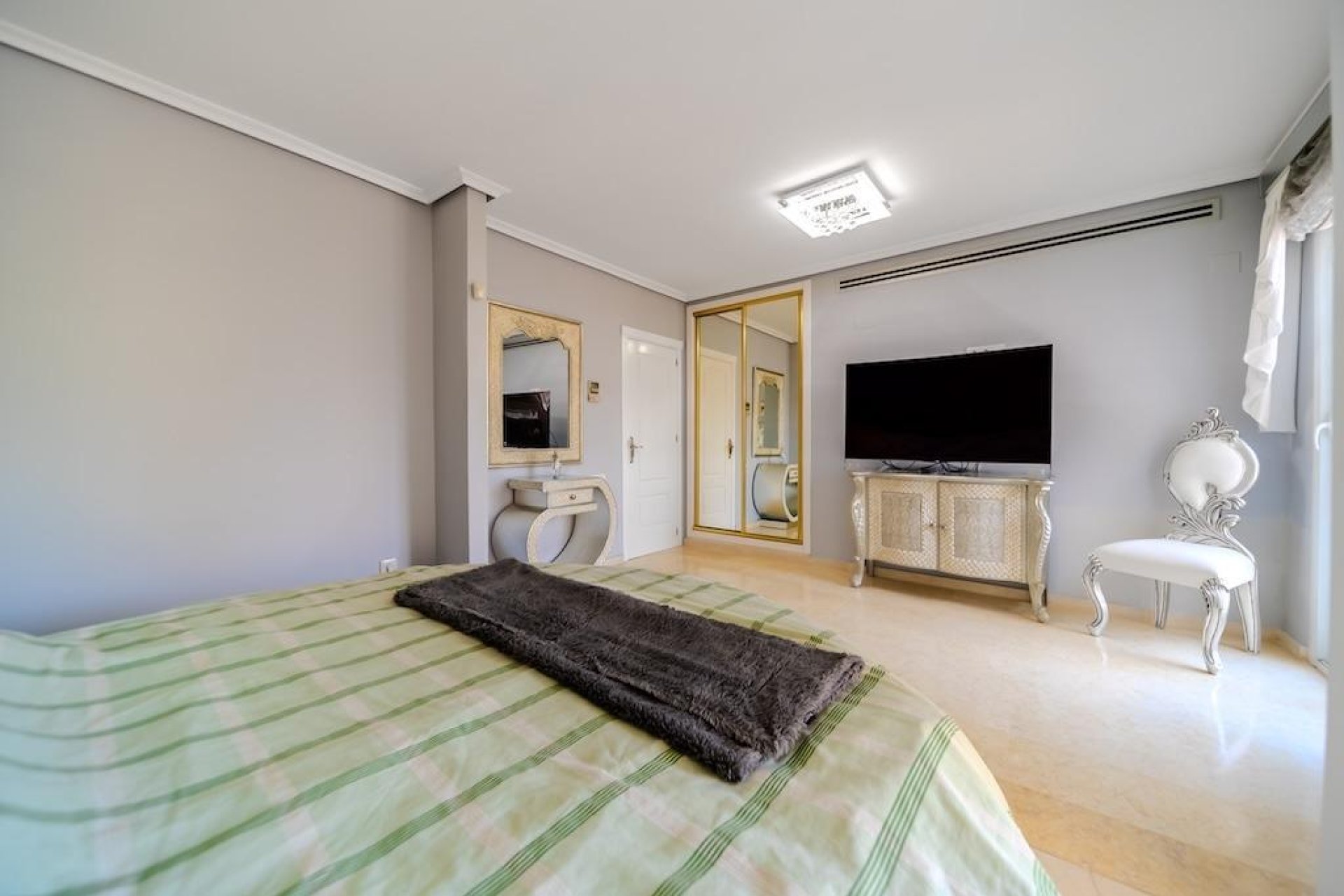 Wiederverkauf - Villa -
Torrevieja - Costa Blanca