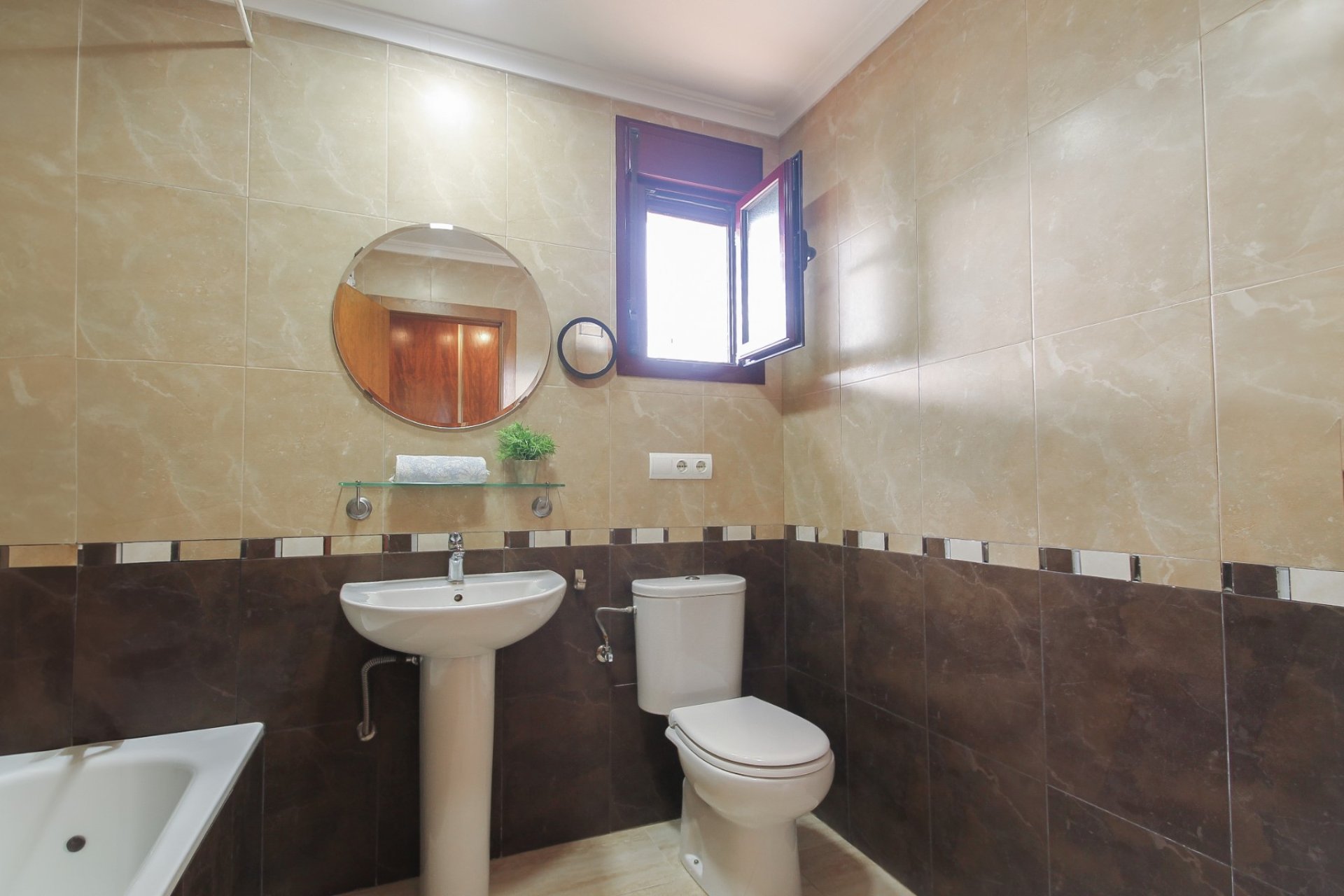 Wiederverkauf - Villa -
Torrevieja - Costa Blanca