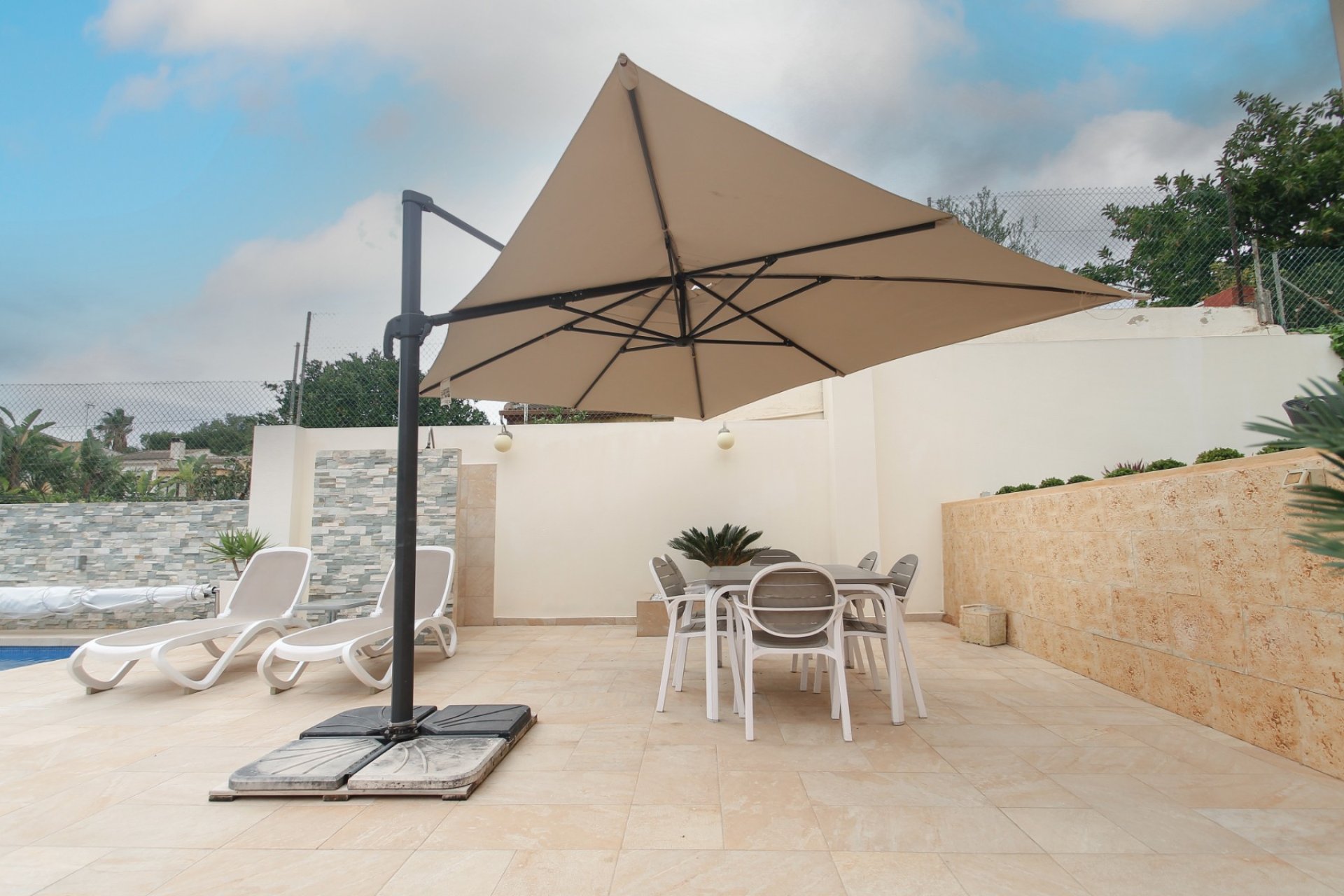 Wiederverkauf - Villa -
Torrevieja - Costa Blanca