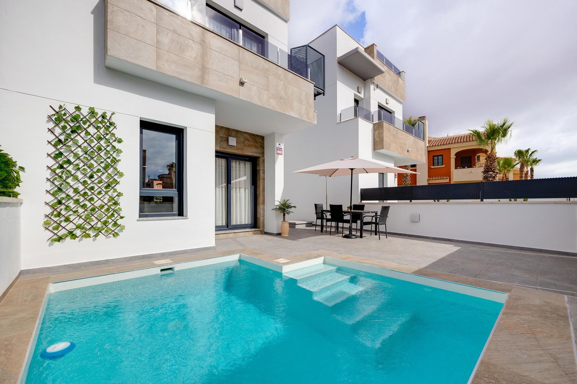 Wiederverkauf - Villa -
Torrevieja - Costa Blanca