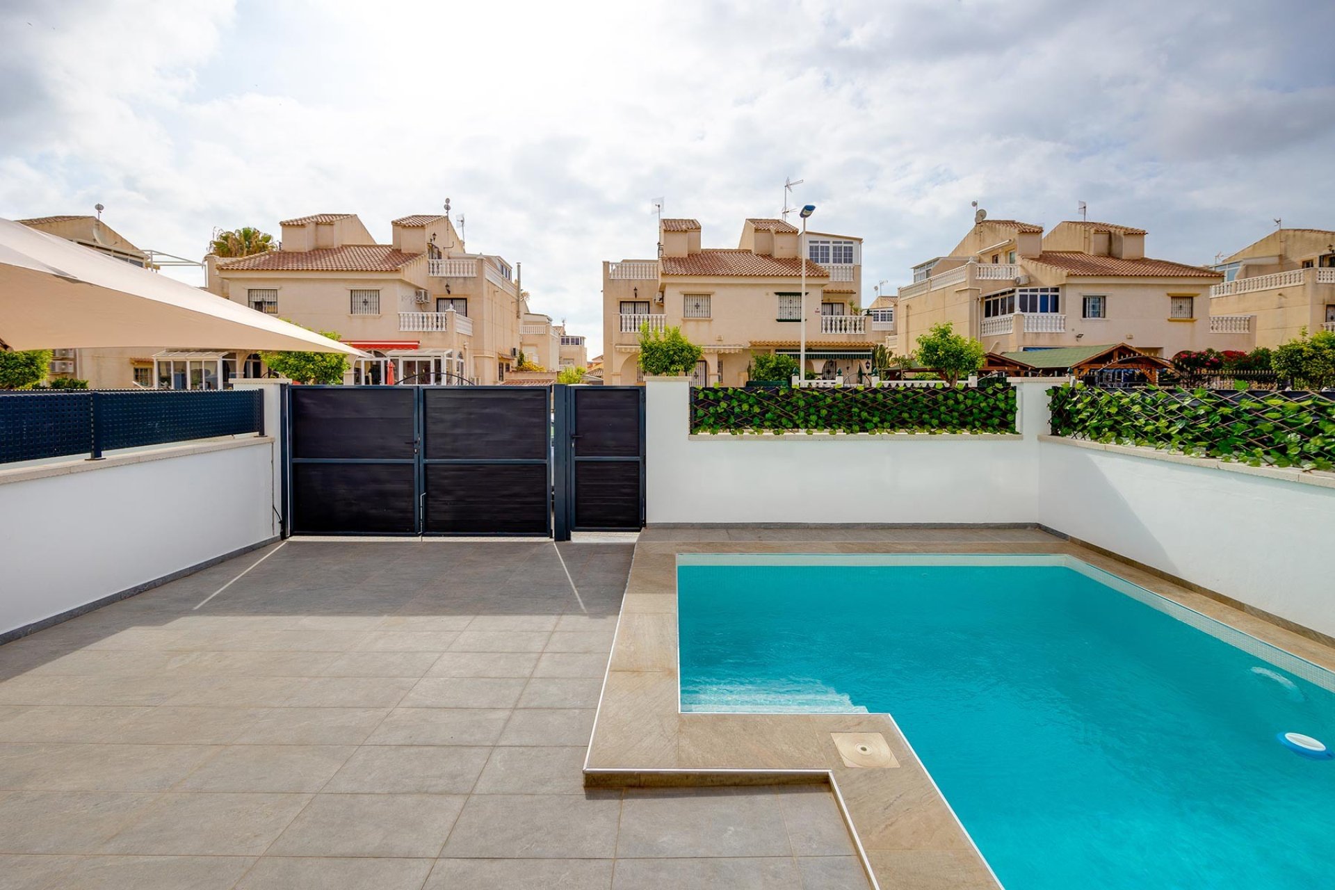 Wiederverkauf - Villa -
Torrevieja - Costa Blanca