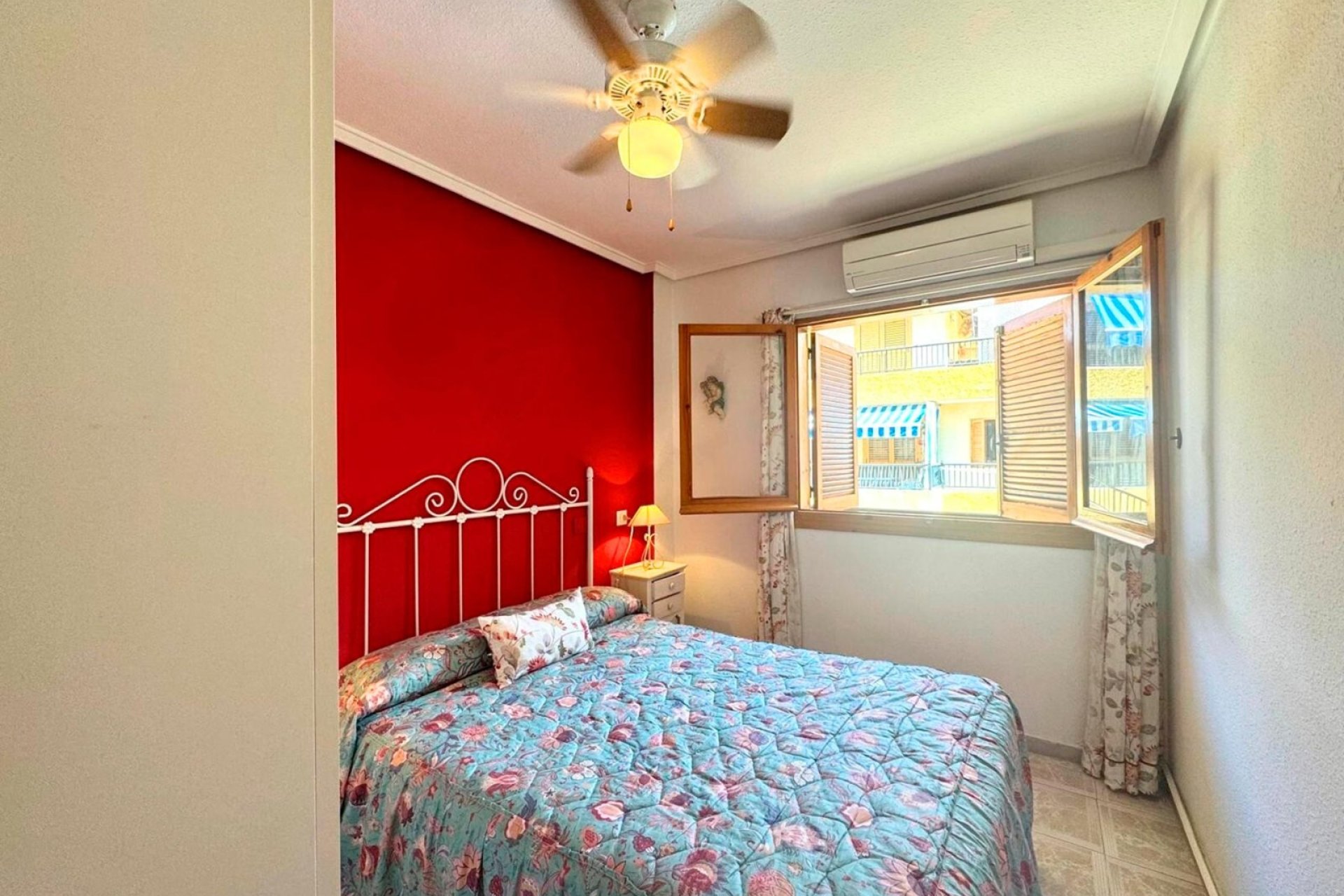 Wiederverkauf - Villa -
Torrevieja - Costa Blanca