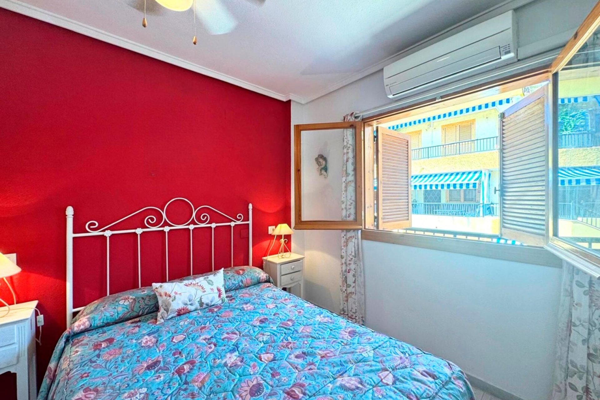 Wiederverkauf - Villa -
Torrevieja - Costa Blanca