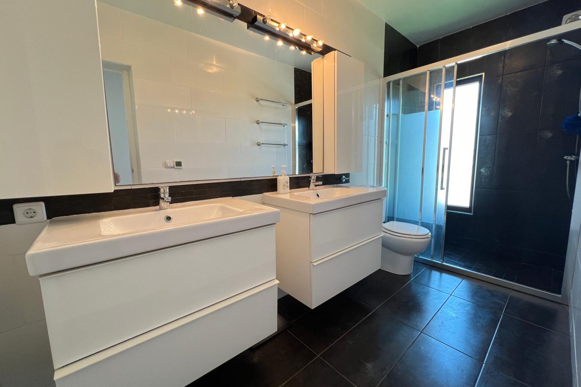 Wiederverkauf - Villa -
Torrevieja - Costa Blanca