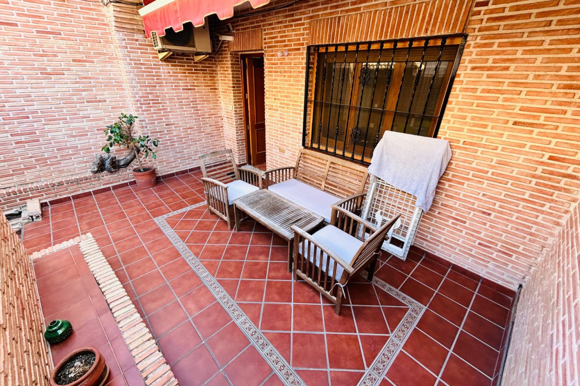 Wiederverkauf - Villa -
Torrevieja - Costa Blanca