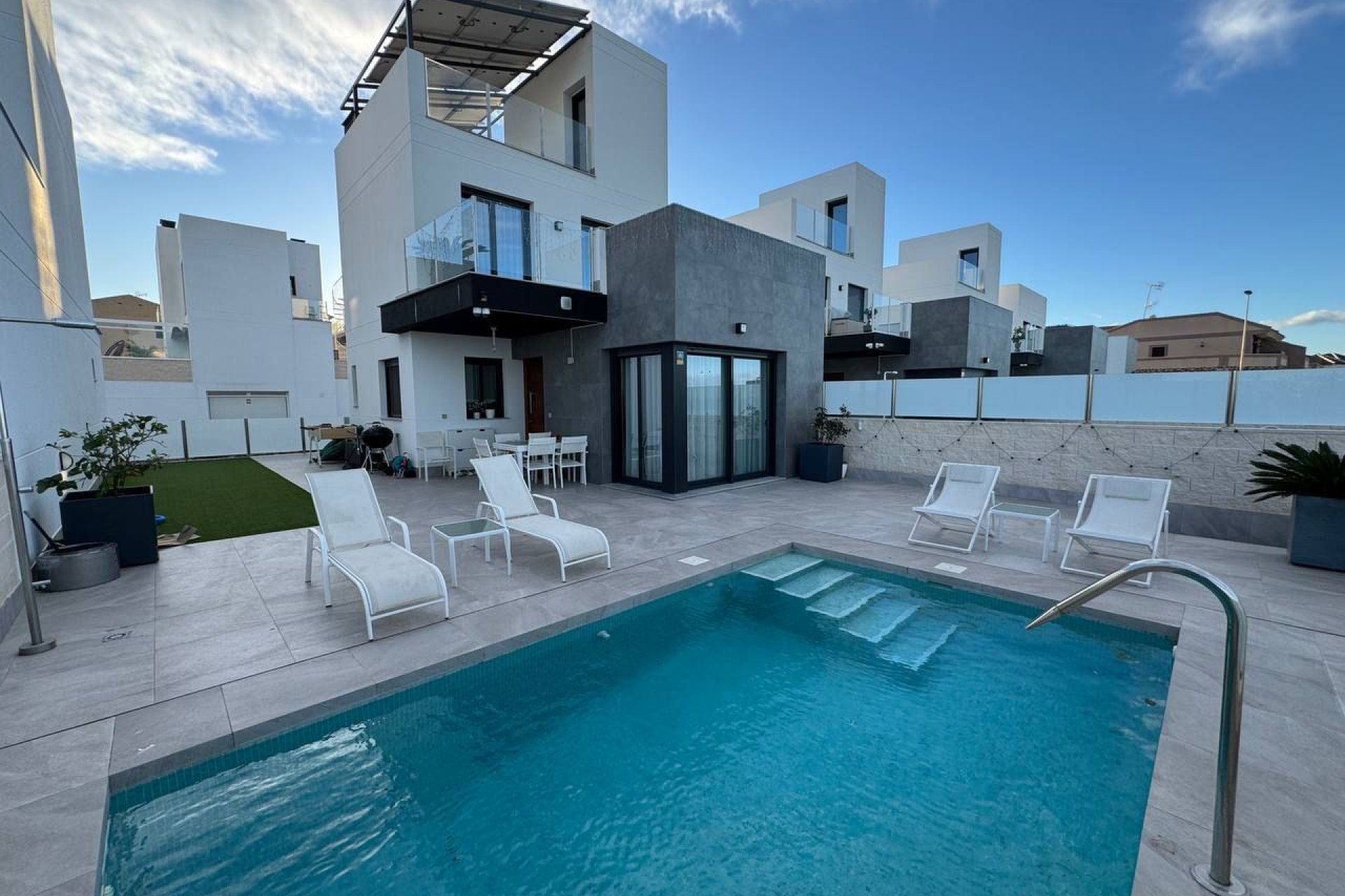Wiederverkauf - Villa -
Torrevieja - Costa Blanca
