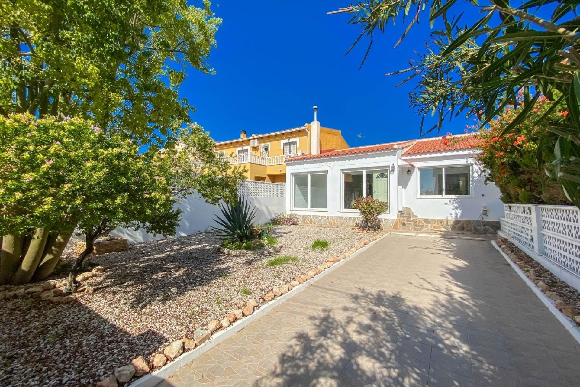 Wiederverkauf - Villa -
Torrevieja - Costa Blanca