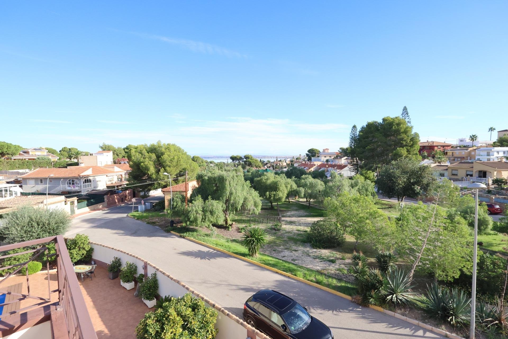 Wiederverkauf - Villa -
Torrevieja - Costa Blanca