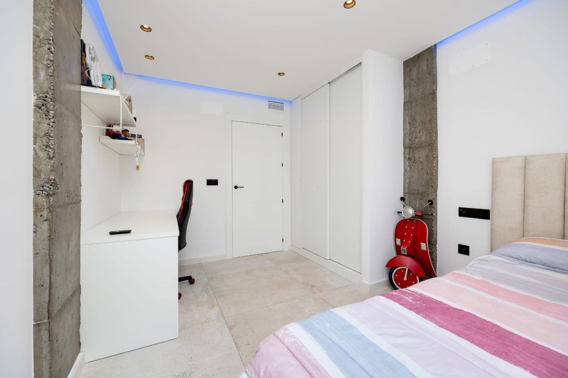 Wiederverkauf - Villa -
Torrevieja - Costa Blanca