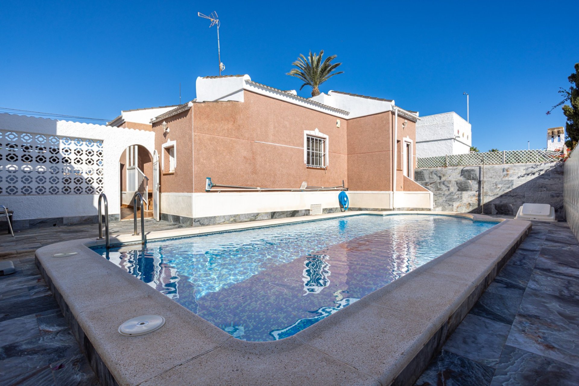 Wiederverkauf - Villa -
Torrevieja - Costa Blanca