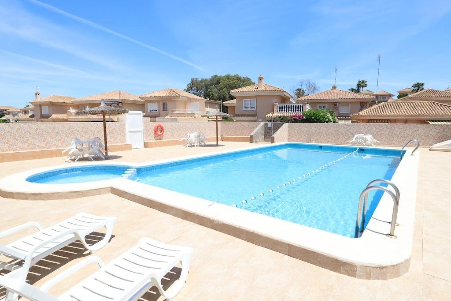 Wiederverkauf - Villa -
Torrevieja - Costa Blanca
