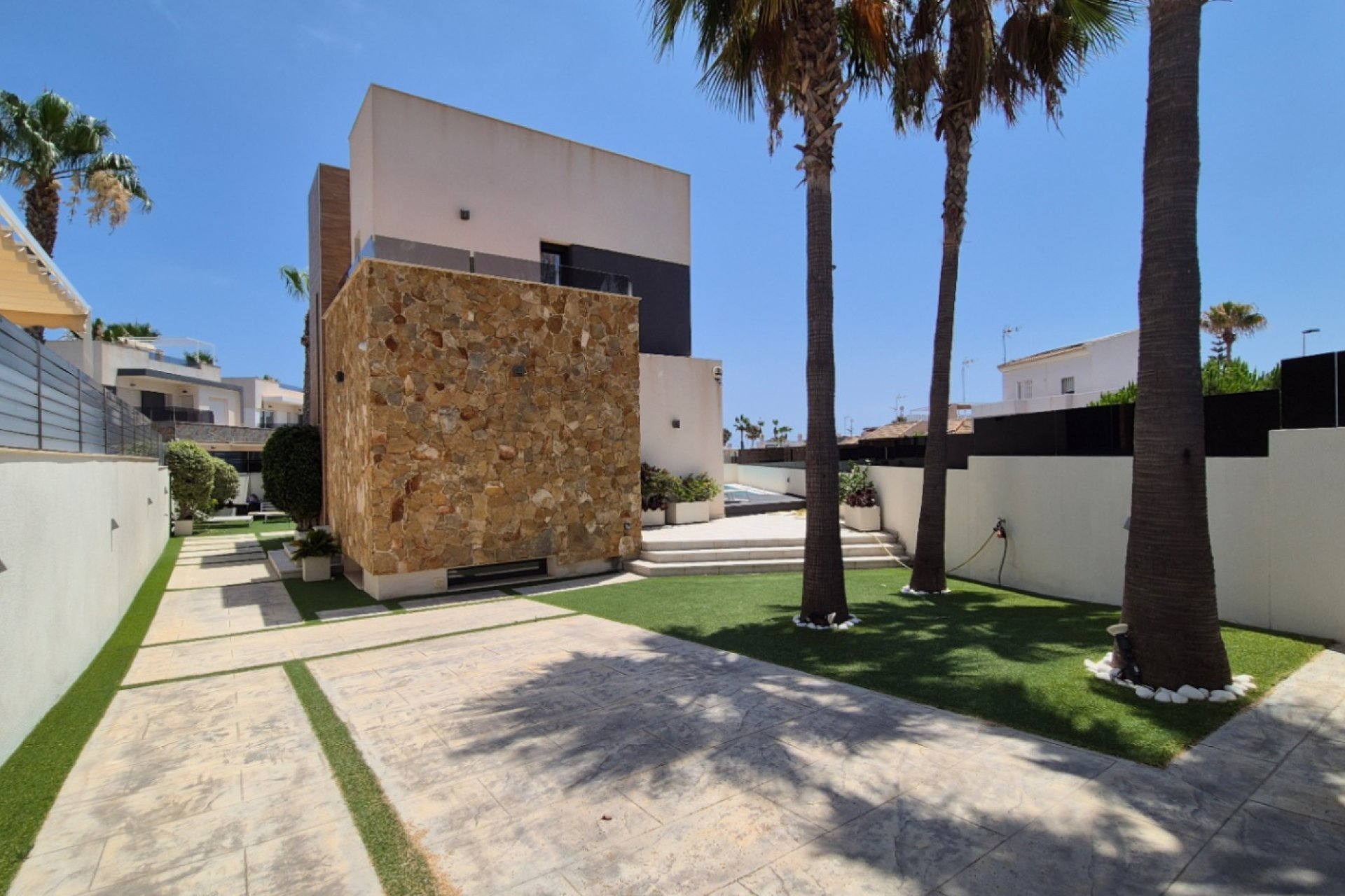 Wiederverkauf - Villa -
Torrevieja - Costa Blanca
