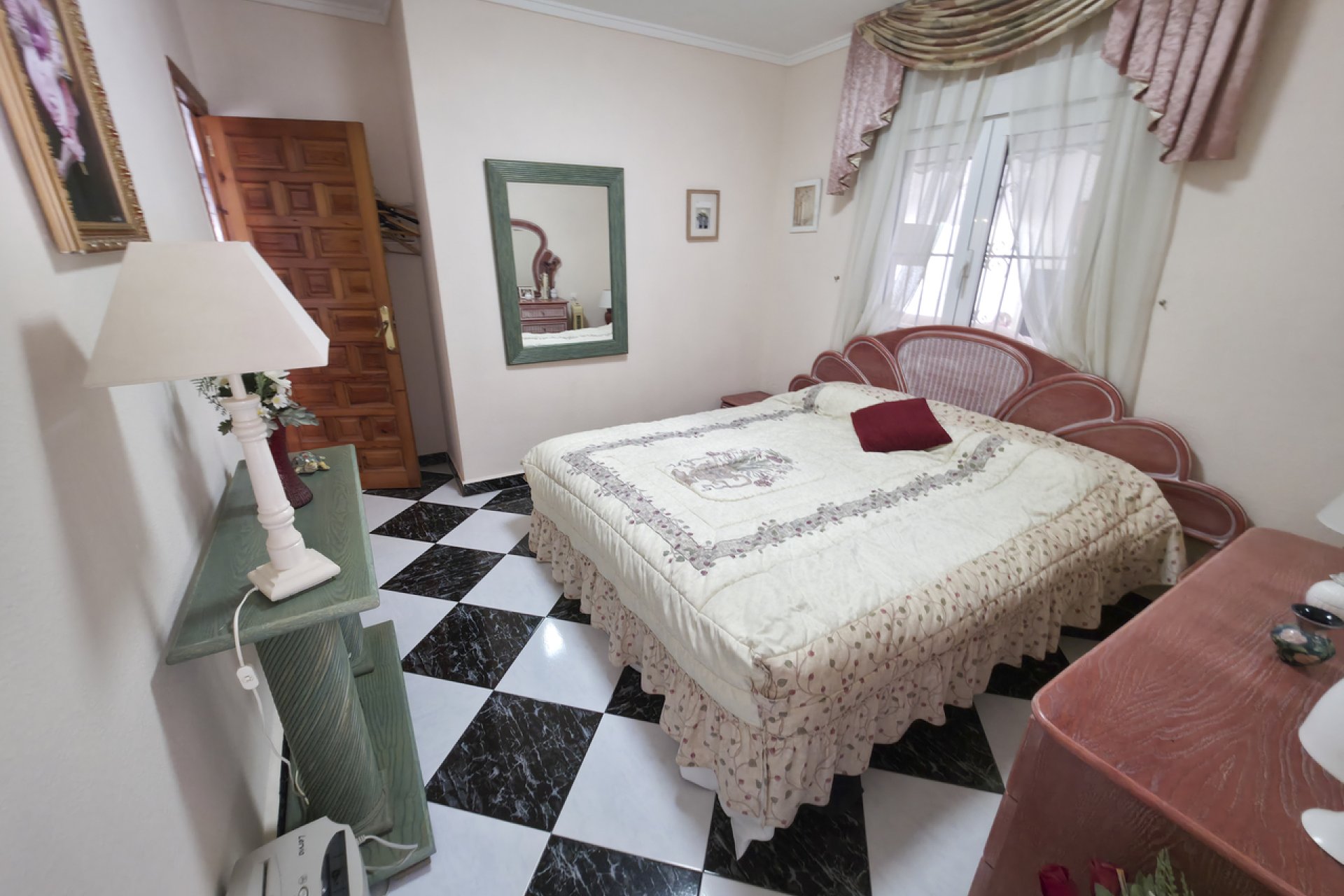 Wiederverkauf - Villa -
Torrevieja - Costa Blanca