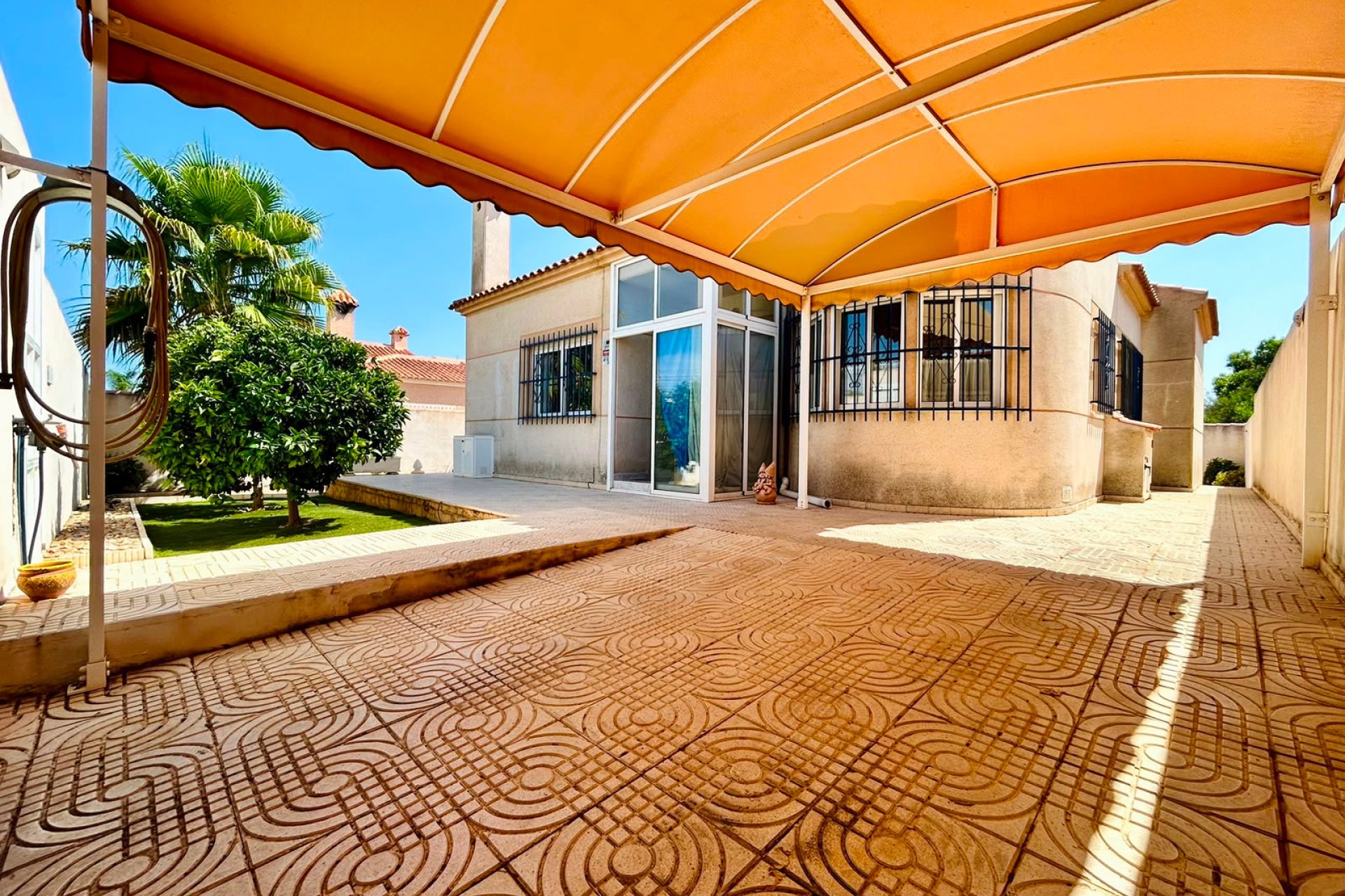 Wiederverkauf - Villa -
Torrevieja - Costa Blanca