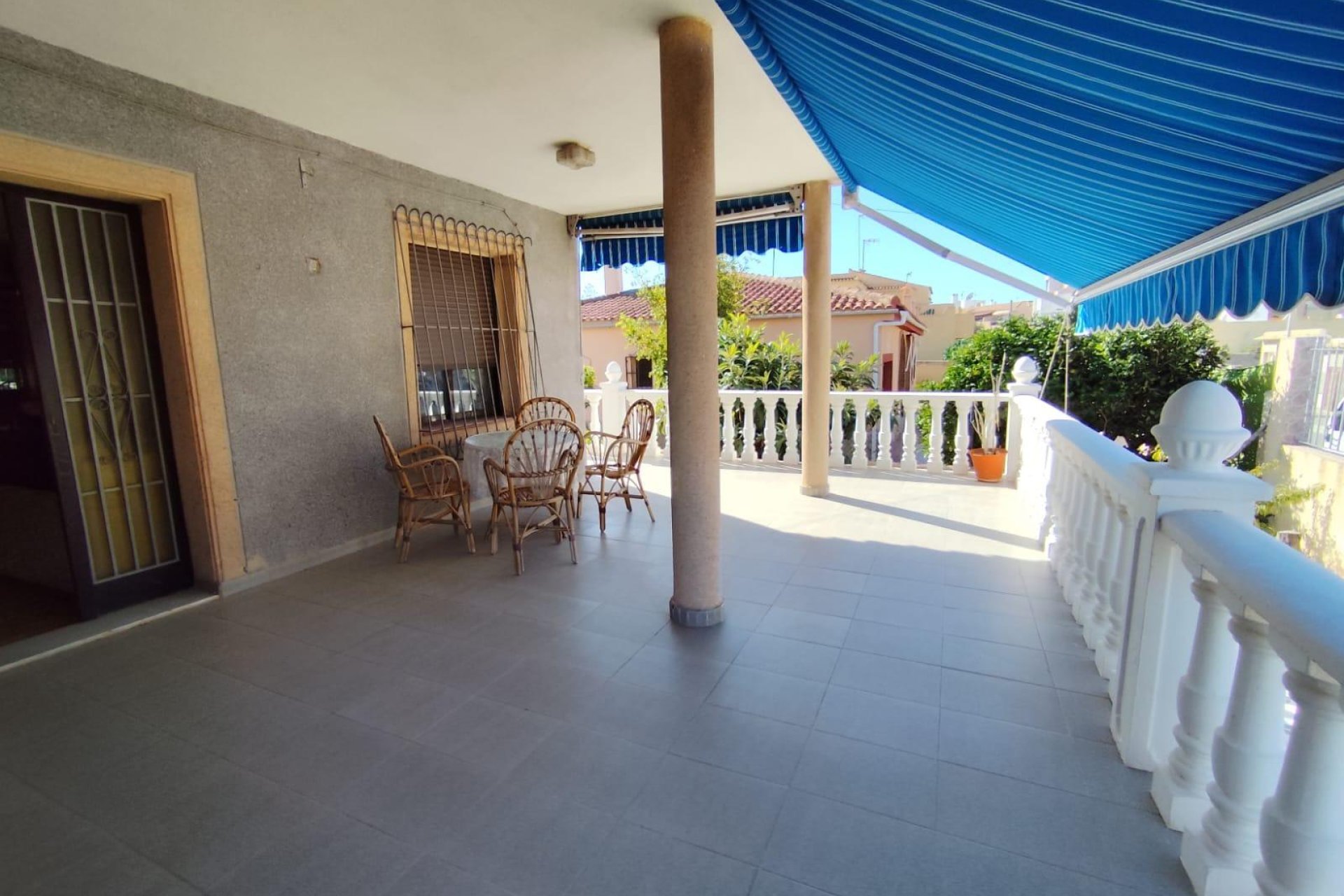 Wiederverkauf - Villa -
Torrevieja - Estacion De Autobuses