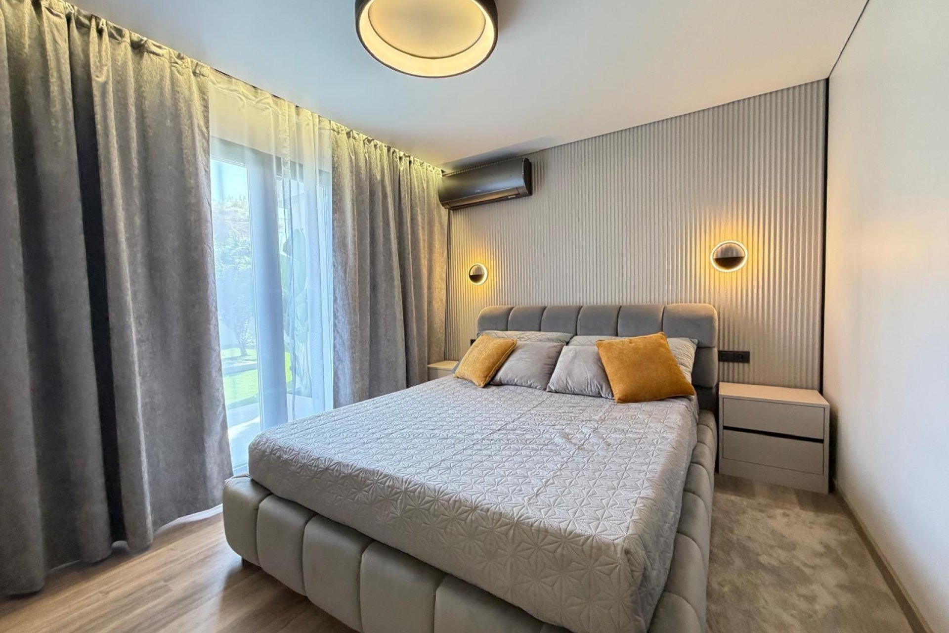 Wiederverkauf - Villa -
Torrevieja - Punta Prima