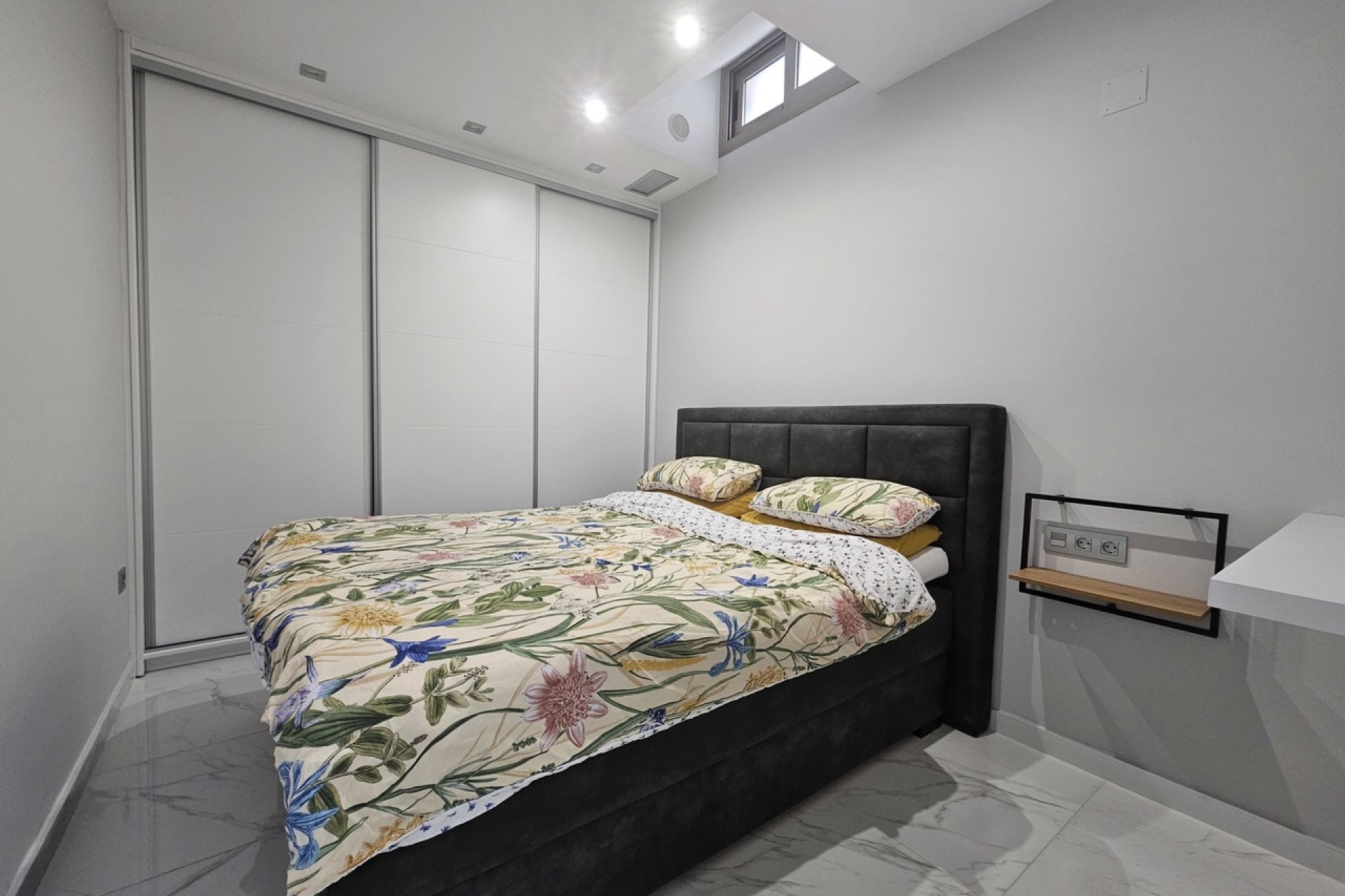 Wiederverkauf - Villa -
Villamartin - Costa Blanca