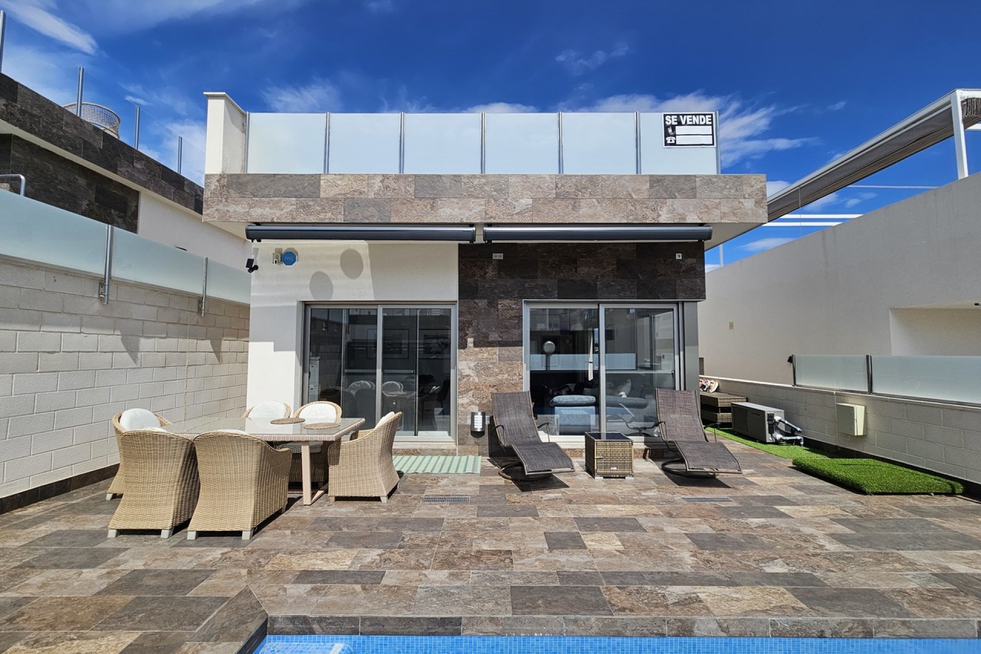 Wiederverkauf - Villa -
Villamartin - Costa Blanca