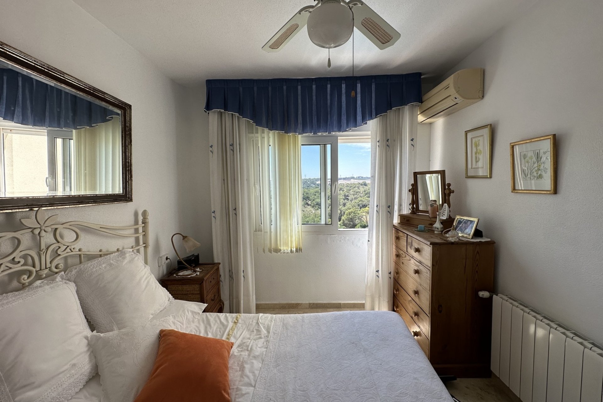 Wiederverkauf - Villa -
Villamartin - Costa Blanca