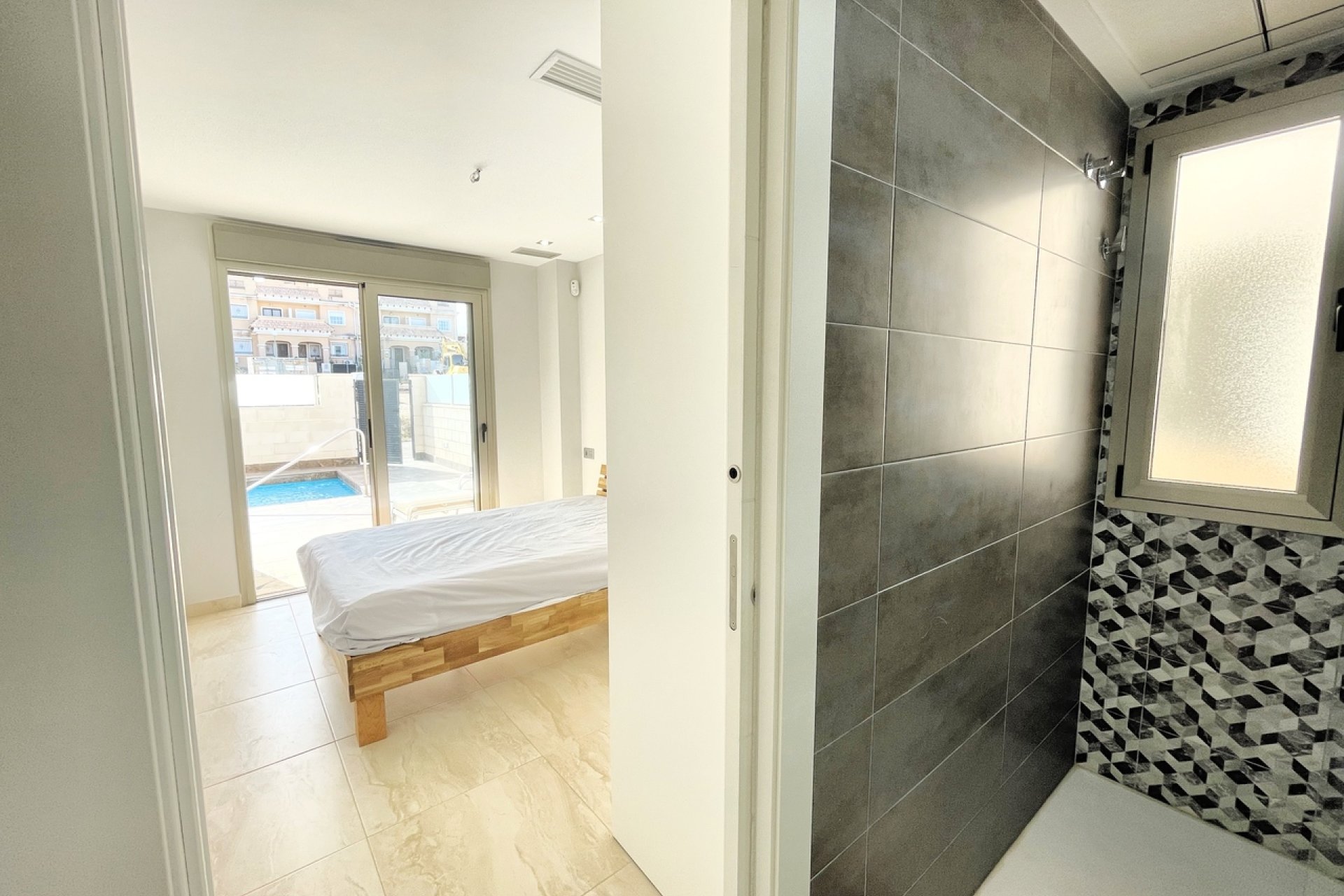 Wiederverkauf - Villa -
Villamartin - Costa Blanca