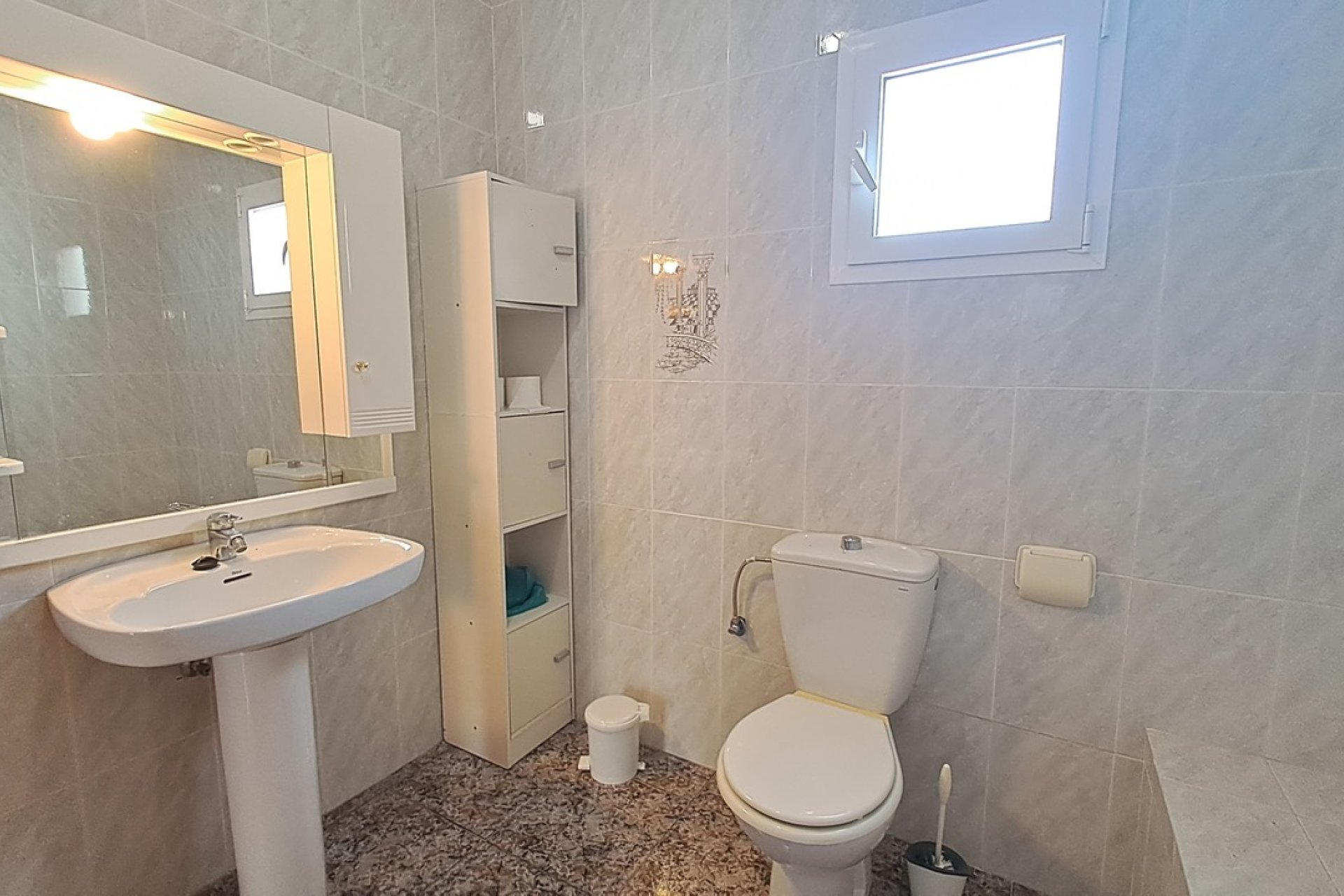 Wiederverkauf - Villa -
Villamartin - Costa Blanca