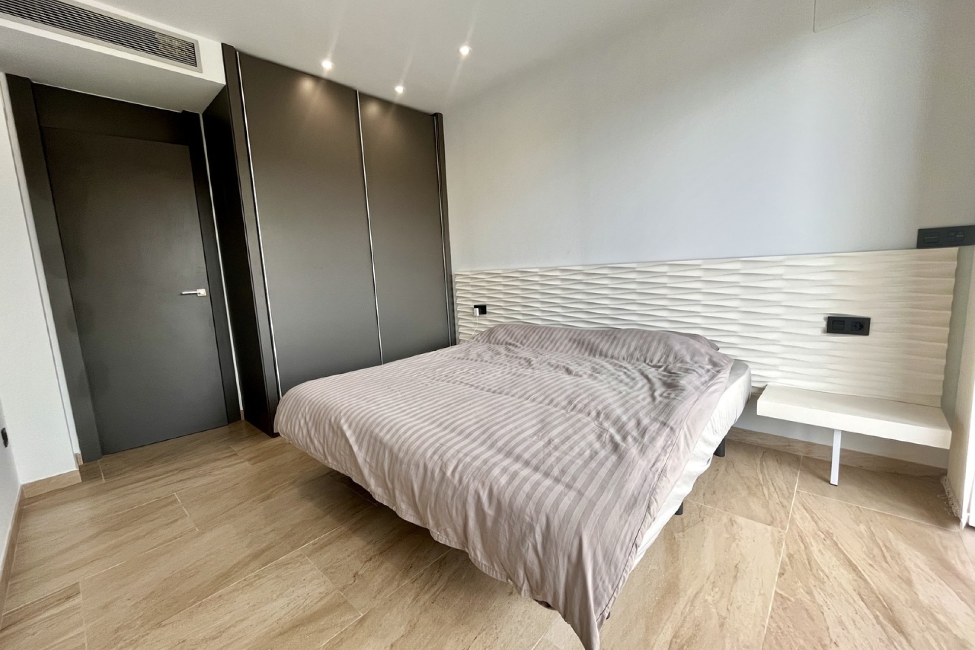 Wiederverkauf - Villa -
Villamartin - Costa Blanca