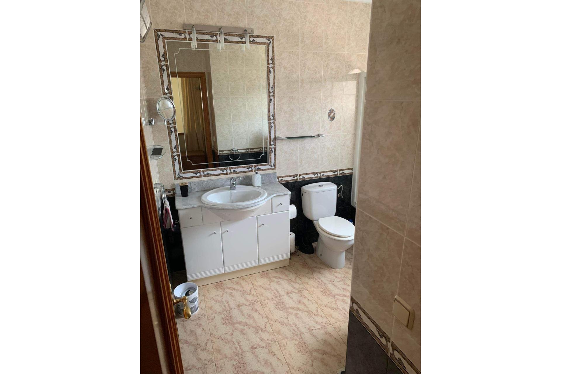 Wiederverkauf - Villa -
Villamartin - Costa Blanca