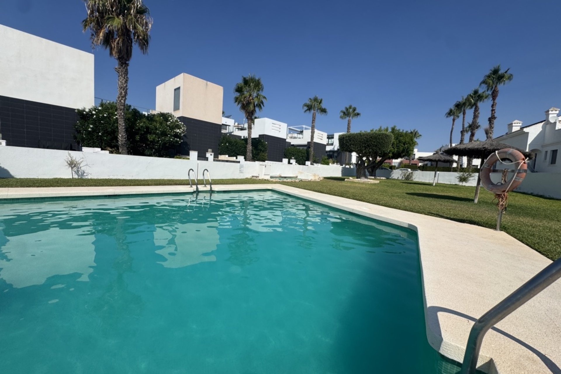 Wiederverkauf - Villa -
Villamartin - Costa Blanca