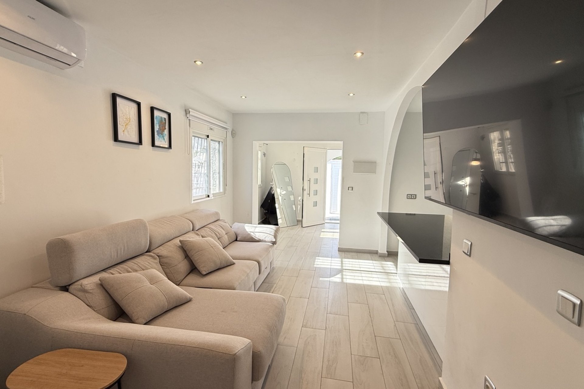 Wiederverkauf - Villa -
Villamartin - Costa Blanca