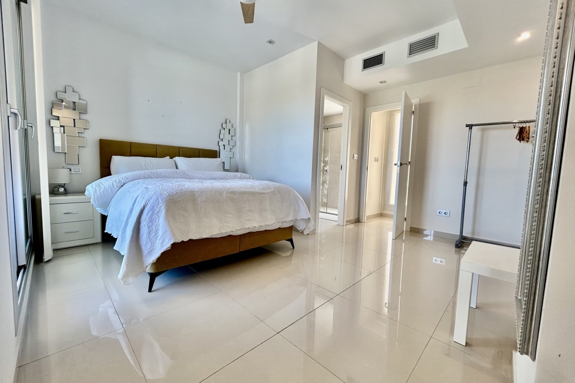 Wiederverkauf - Villa -
Villamartin - Costa Blanca