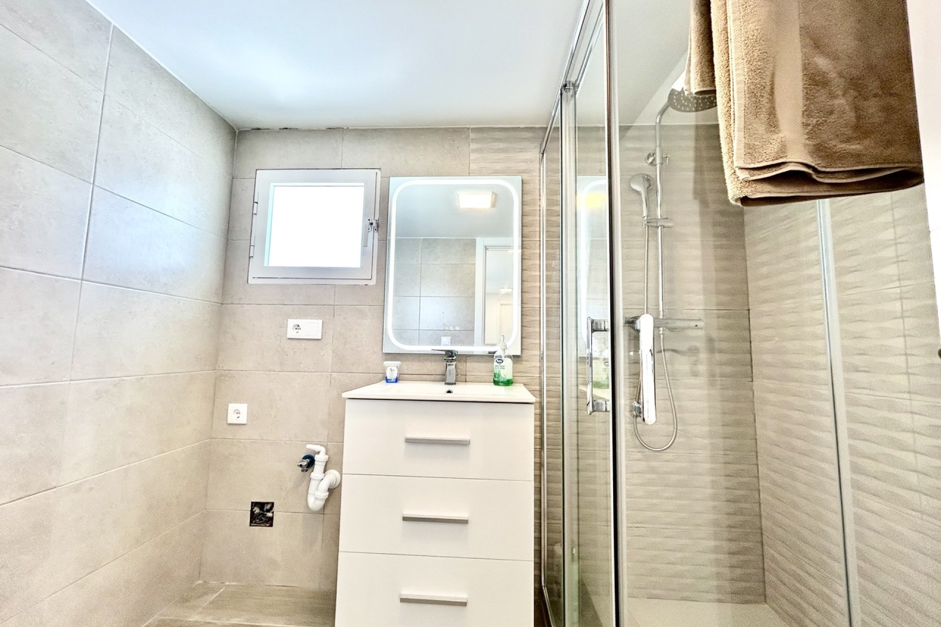 Wiederverkauf - Villa -
Villamartin - Costa Blanca