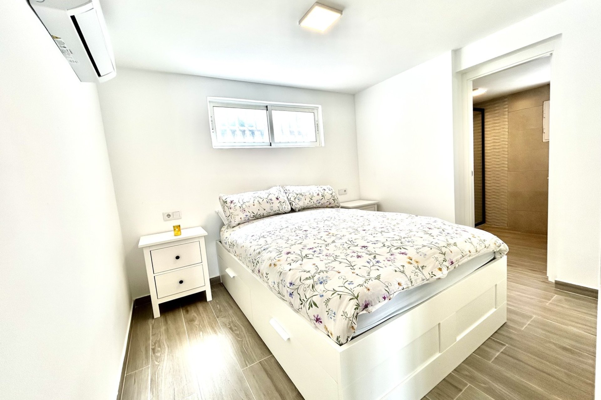 Wiederverkauf - Villa -
Villamartin - Costa Blanca