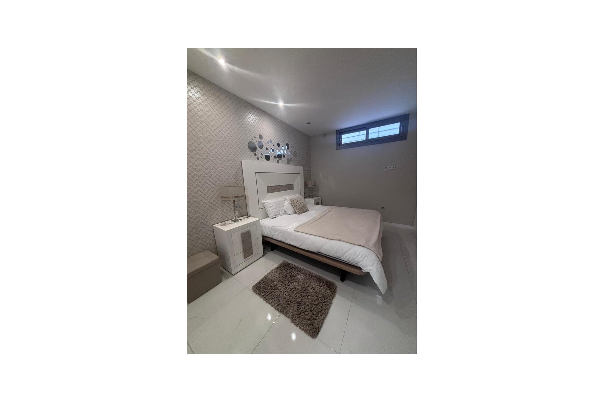 Wiederverkauf - Villa -
Villamartin - Costa Blanca