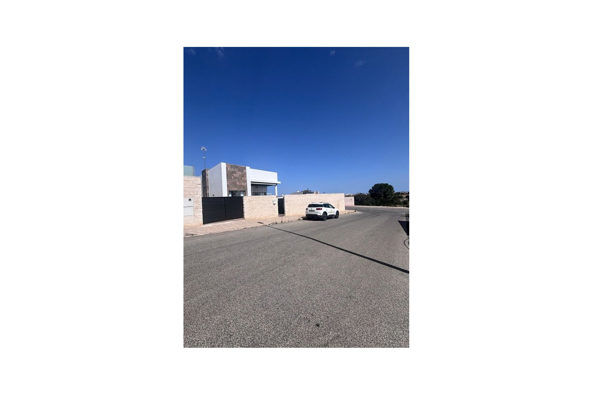 Wiederverkauf - Villa -
Villamartin - Costa Blanca